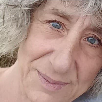 Elisabeth, higiene facial profesional, piel luminosa y renovada en Sevilla